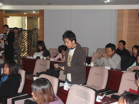 媒体纷纷提问对双方的合作很感兴趣