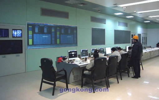龙山电厂控制室