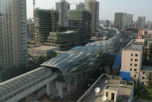 北京地铁5号线像一条巨龙使京城南北拥堵变通途